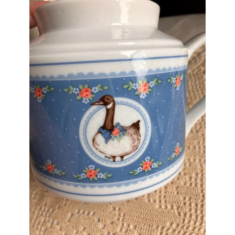 Vintage 1985 George Good by Fabrizio Canadian Goose Teapot, Japan Blue Floral